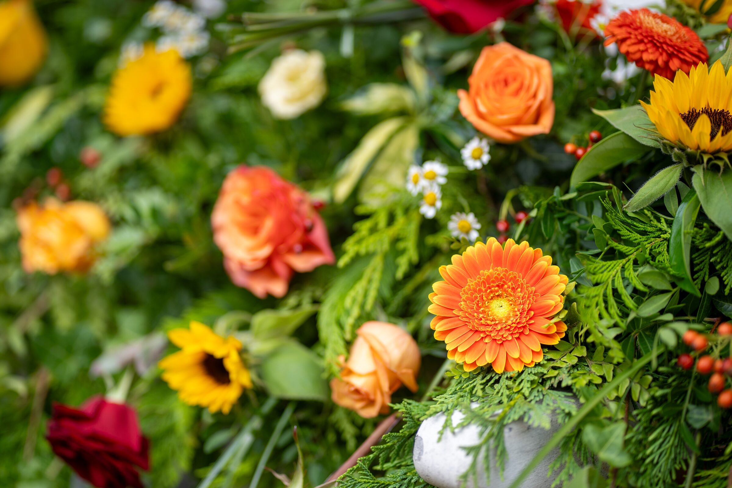 Blumensymbolik bei Trauerfeiern